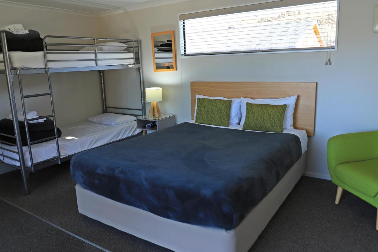 Lakes Edge Holiday Park Lake Tekapo Bagian luar foto